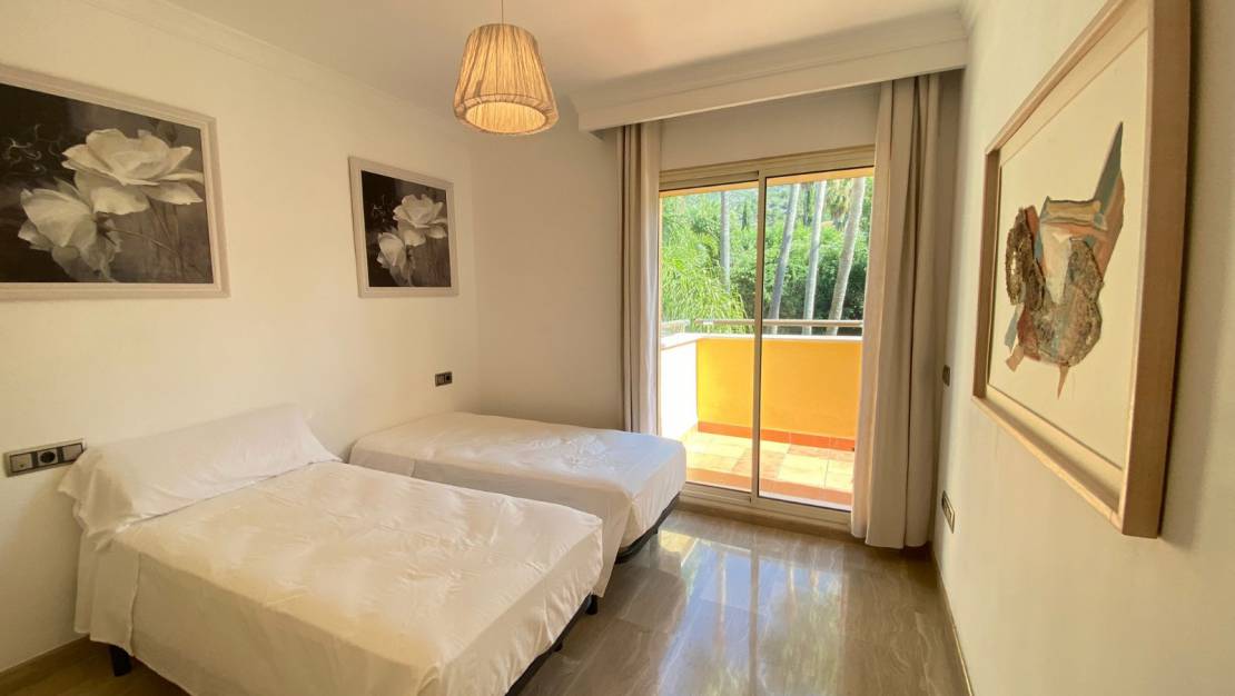 Aterförsäljning - Lägenhet - Marbella - Sierra Blanca