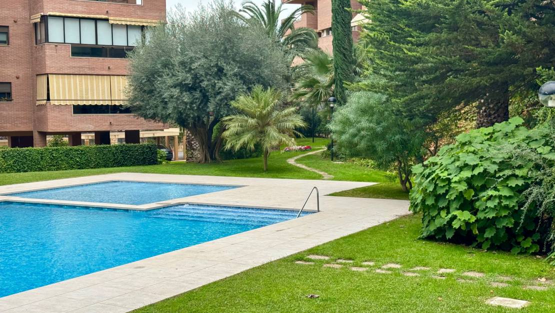 Продажа - Апартаменты - Alicante - Vistahermosa