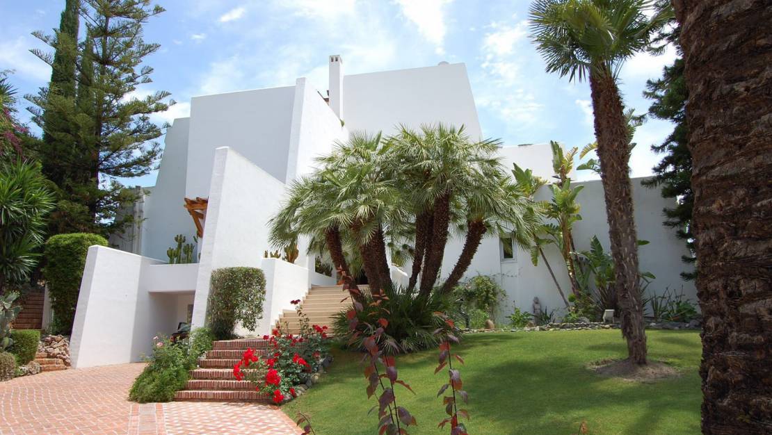 Videresalg - Villa - Marbella - Nueva Andalucía