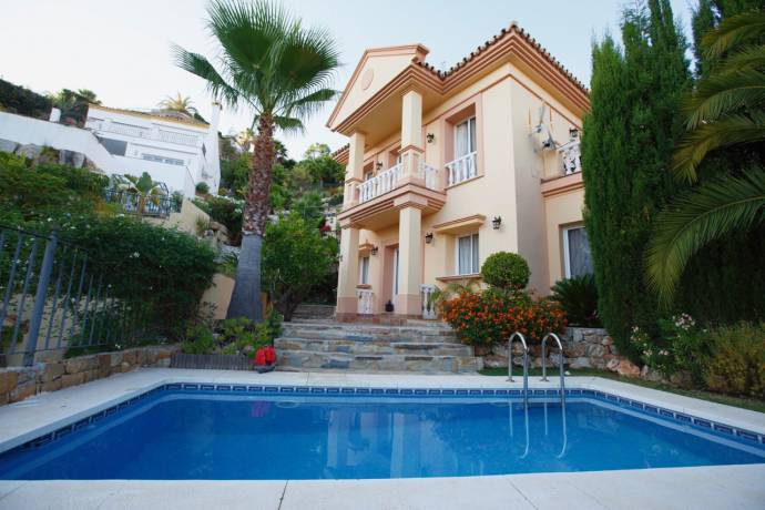 Villa - Aterförsäljning - Marbella - Sierra Blanca
