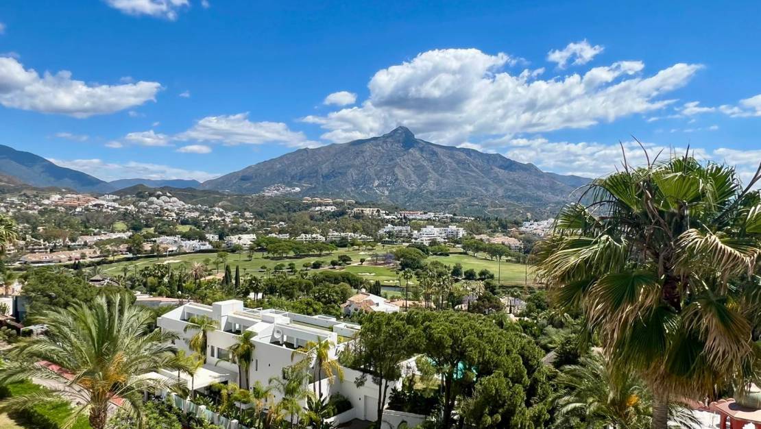 Aterförsäljning - Lägenhet - Marbella - Nueva Andalucia, Las Brisas