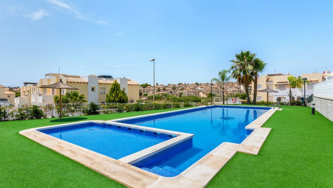 Aterförsäljning - Lägenhet - Orihuela Costa - Villamartín