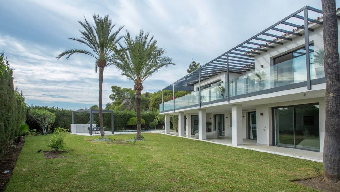 Aterförsäljning - Villa - Marbella - Nagueles