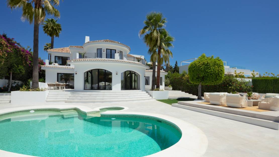 Aterförsäljning - Villa - Marbella - Nueva Andalucia, Aloha