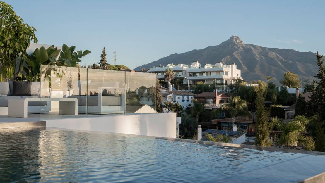 Aterförsäljning - Villa - Marbella - Nueva Andalucía