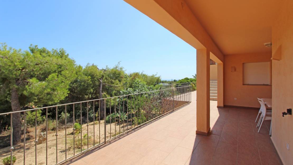 Aterförsäljning - Villa - Moraira - Benimeit