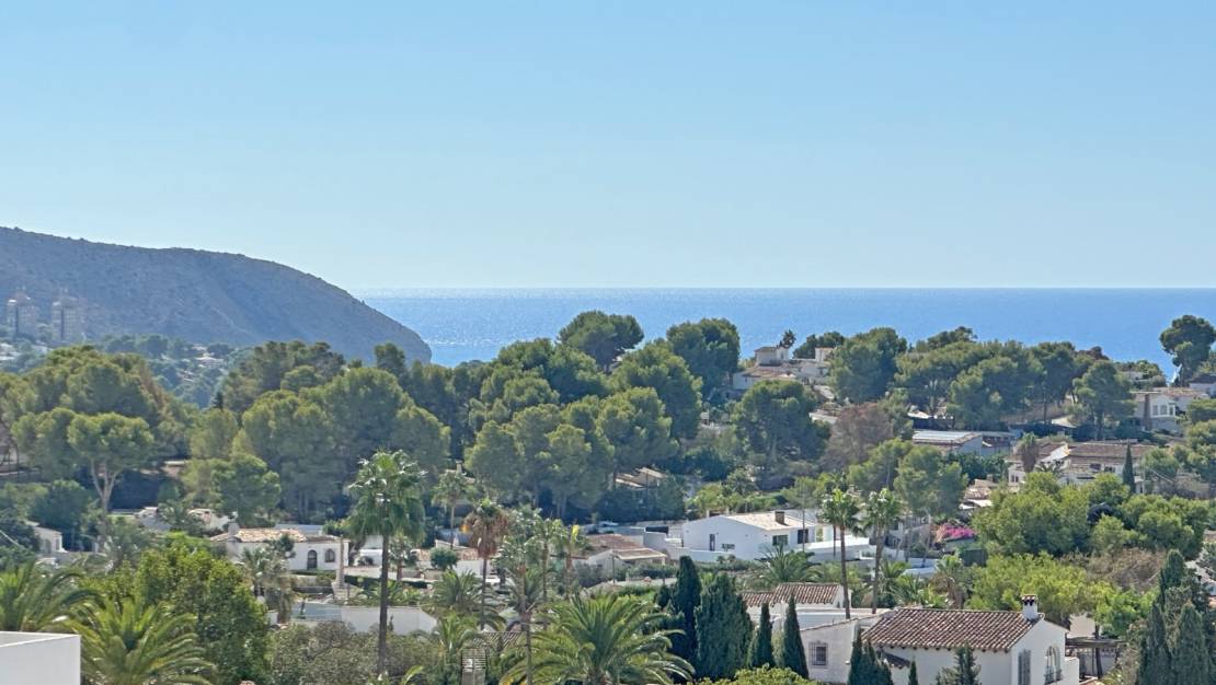 Aterförsäljning - Villa - Moraira - Benimeit