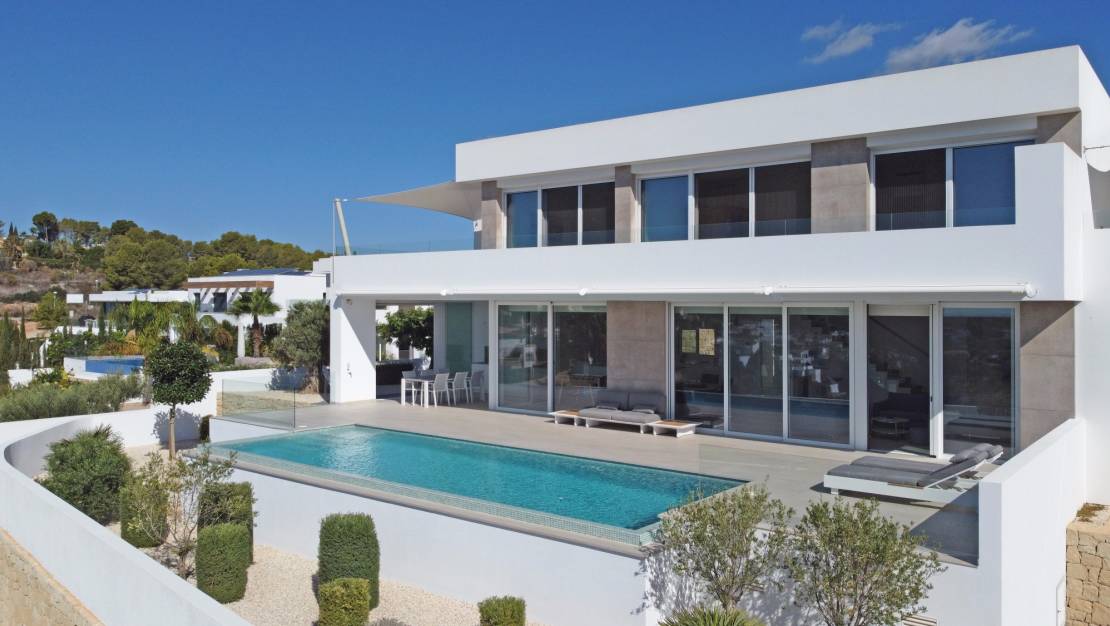 Aterförsäljning - Villa - Moraira - Benimeit