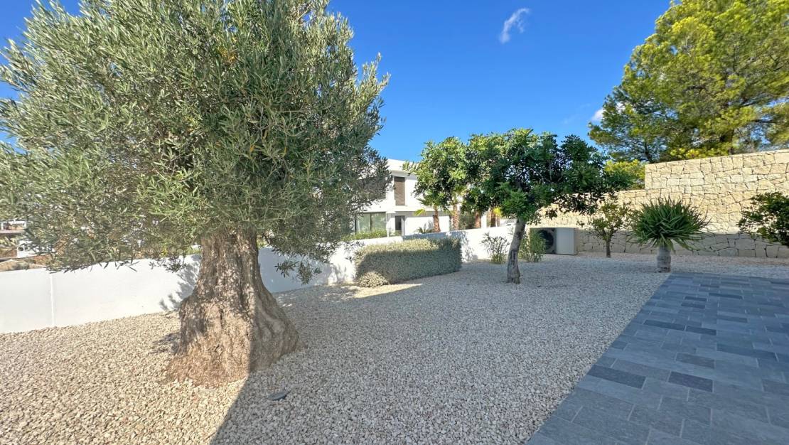 Aterförsäljning - Villa - Moraira - Benimeit