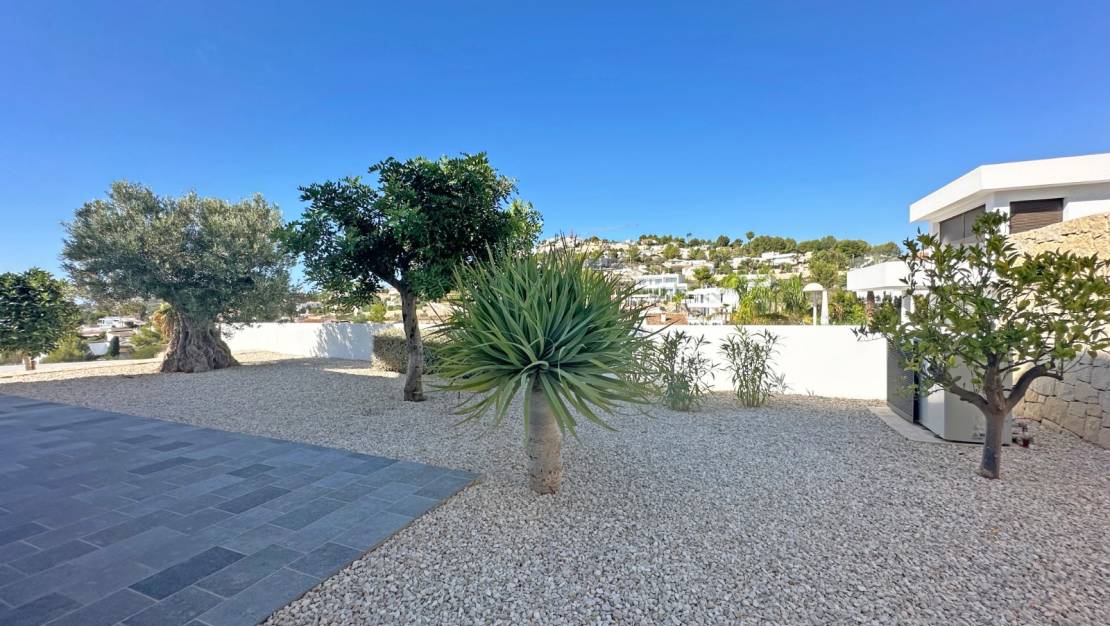 Aterförsäljning - Villa - Moraira - Benimeit