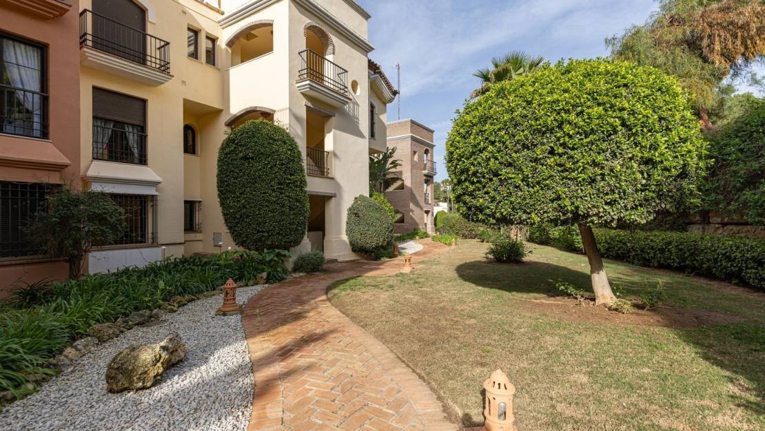 Resale - Apartment - Benahavís - Los Arqueros