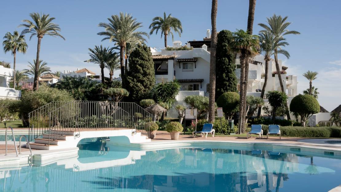 Resale - Apartment - Estepona 