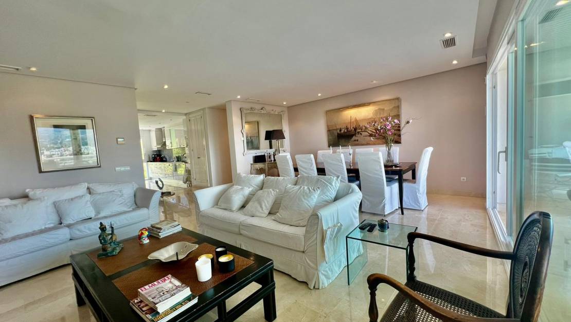 Resale - Apartment - Marbella - Nueva Andalucia, Las Brisas