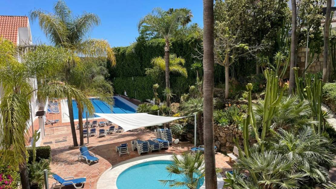 Resale - Apartment - Marbella - Nueva Andalucía