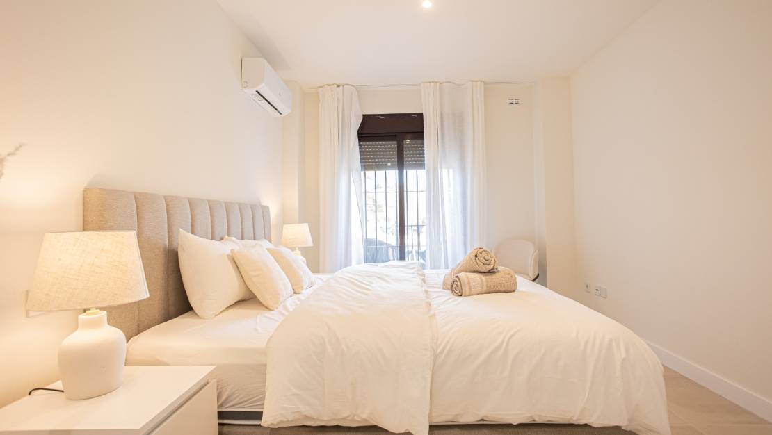 Resale - Apartment - Marbella - Nueva Andalucía