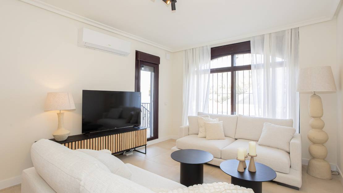 Resale - Apartment - Marbella - Nueva Andalucía