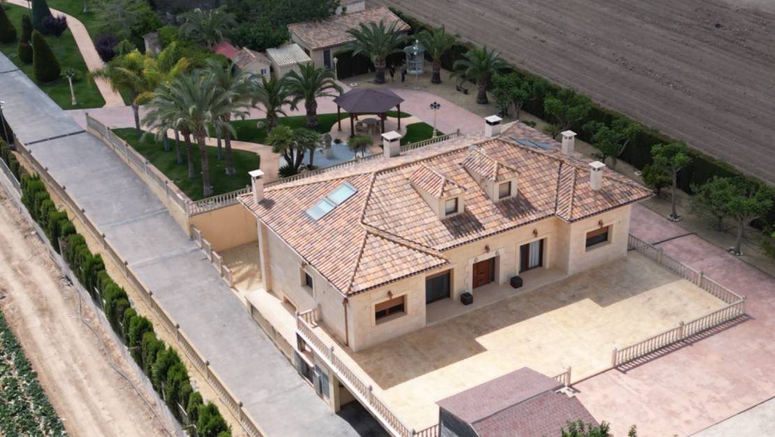 Resale - Villa - Aspe