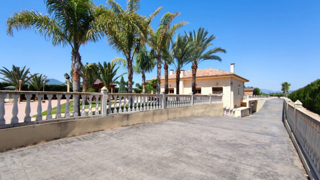 Resale - Villa - Aspe