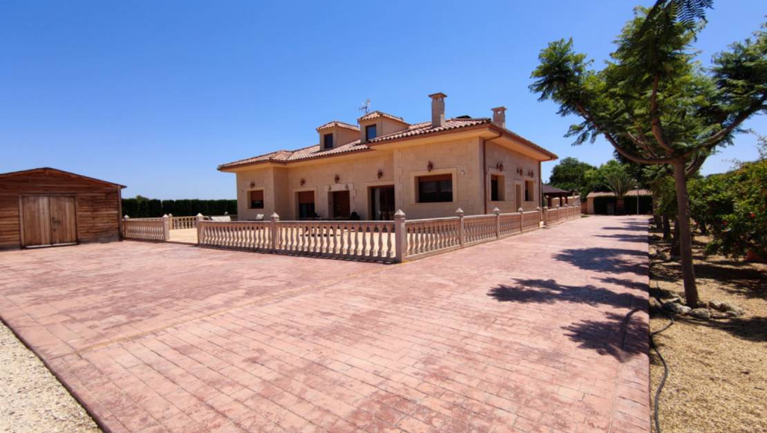 Resale - Villa - Aspe