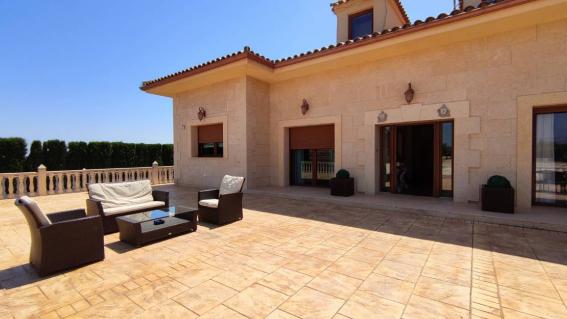 Resale - Villa - Aspe