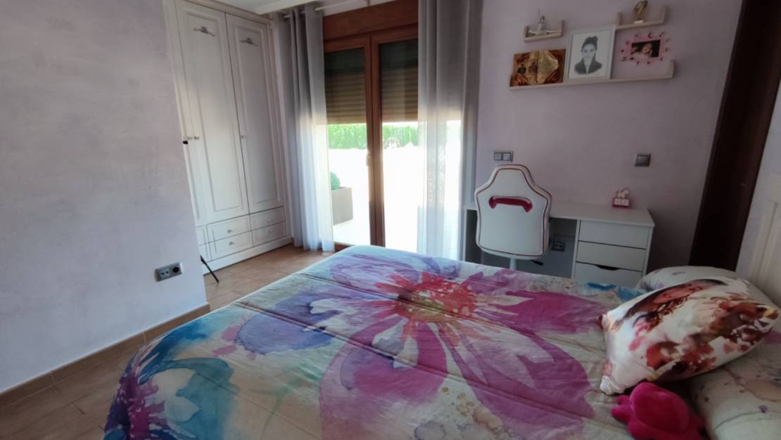 Resale - Villa - Aspe