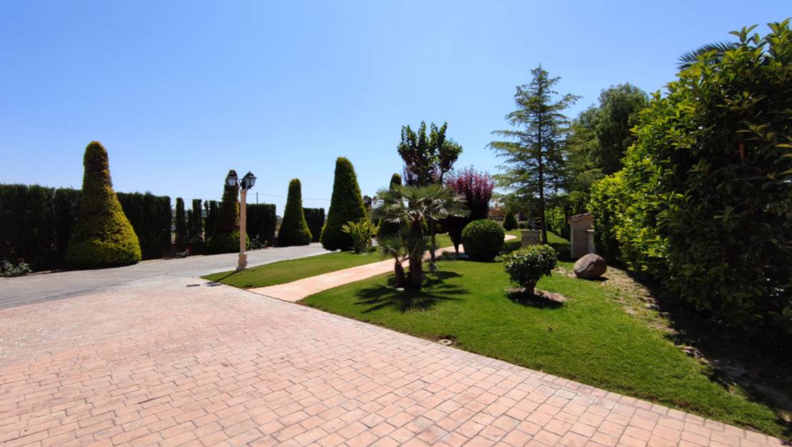 Resale - Villa - Aspe