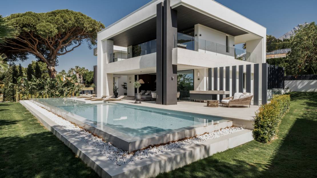 Resale - Villa - Marbella - Nagueles