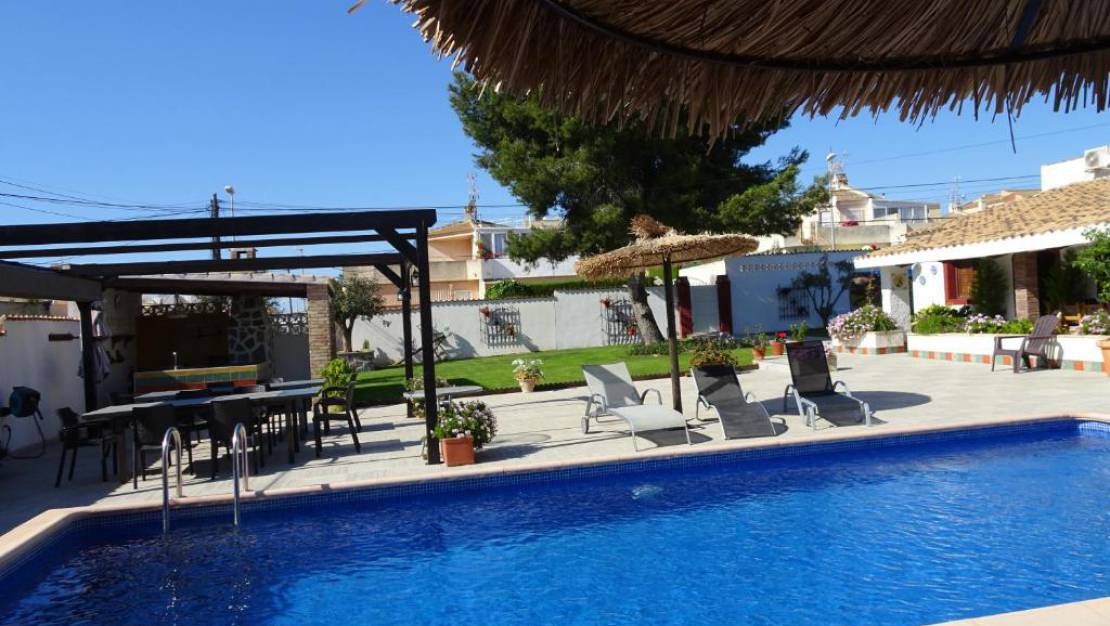 Segunda Mano - Villa / Chalet - Orihuela Costa - Lomas de Cabo Roig