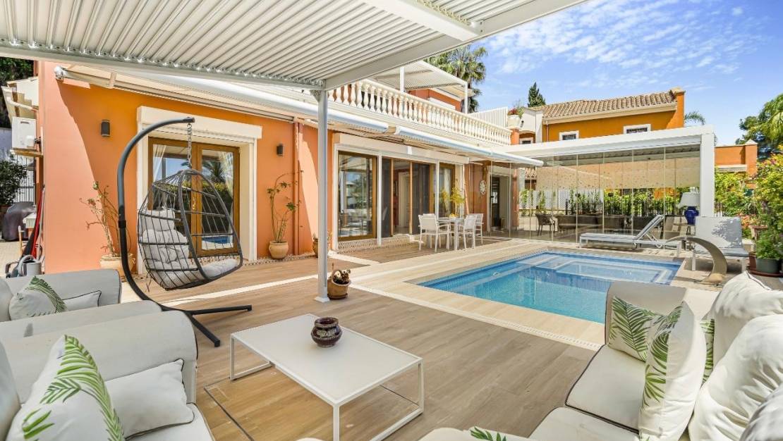 Videresalg - Villa - Marbella - Nagueles