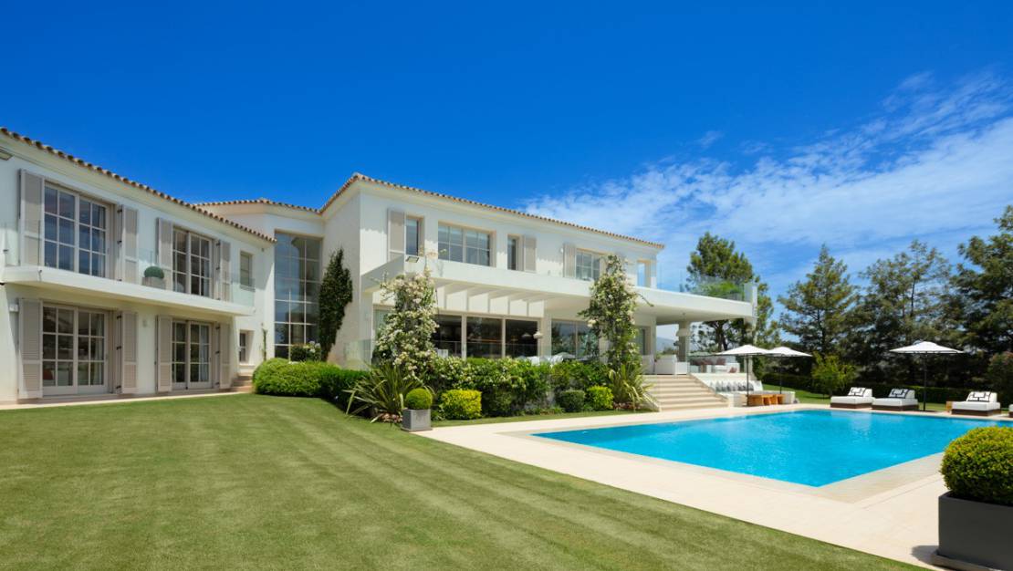 Videresalg - Villa - Marbella - Nueva Andalucia, Aloha