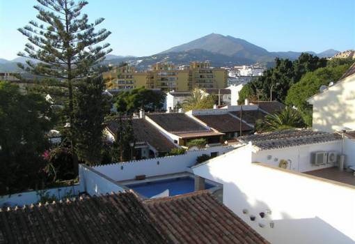 Villa - Aterförsäljning - Marbella - Nueva Andalucía