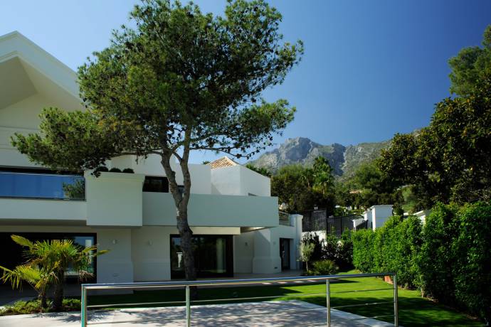 Villa - Aterförsäljning - Marbella - Sierra Blanca